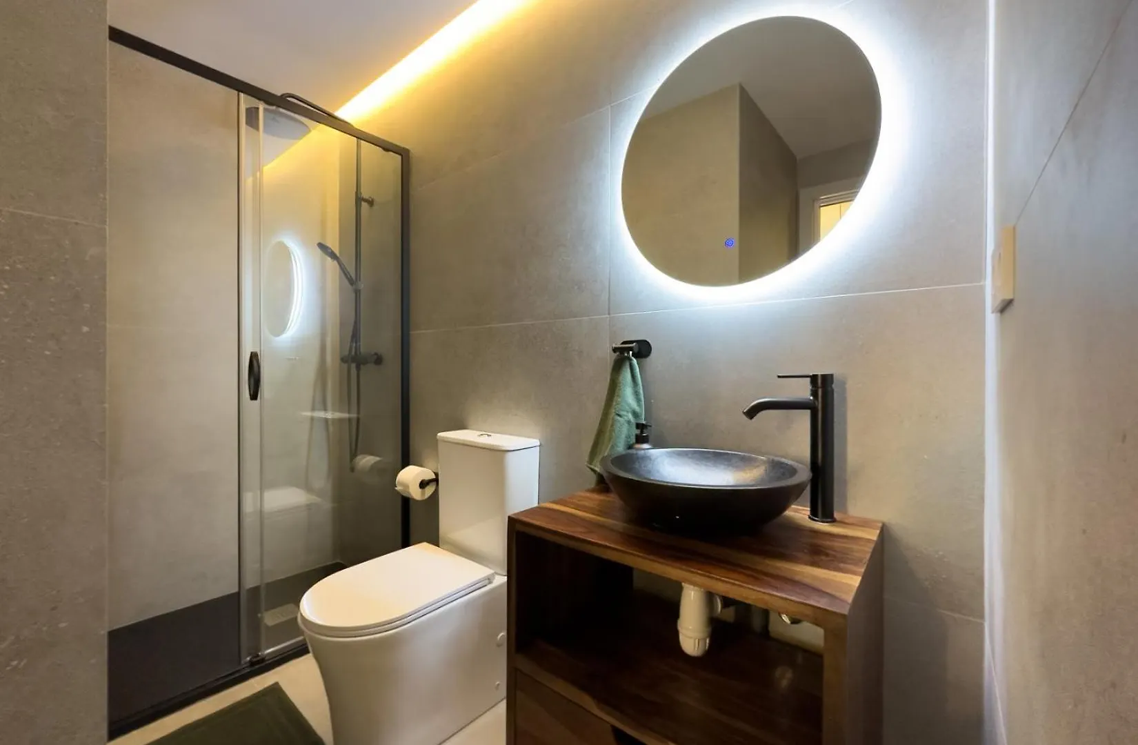 Apartment Oasis Suites Near Picasso Museum Barcelona Spain