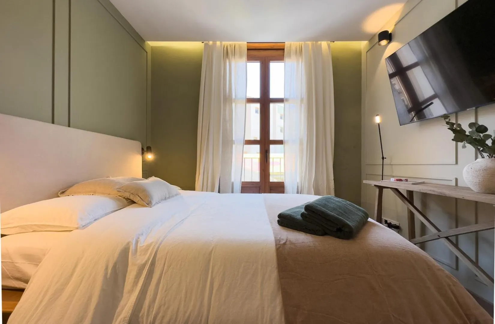 Oasis Suites Near Picasso Museum Barcelona