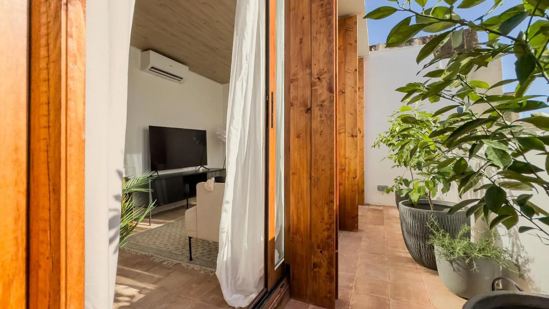 Oasis Suites Near Picasso Museum Barcelona