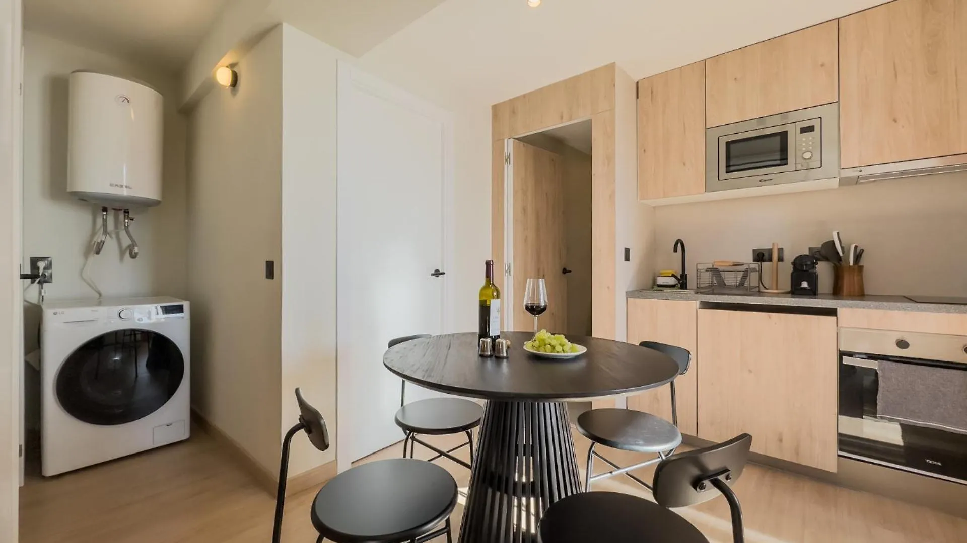 Oasis Suites Near Picasso Museum Barcelona Spain