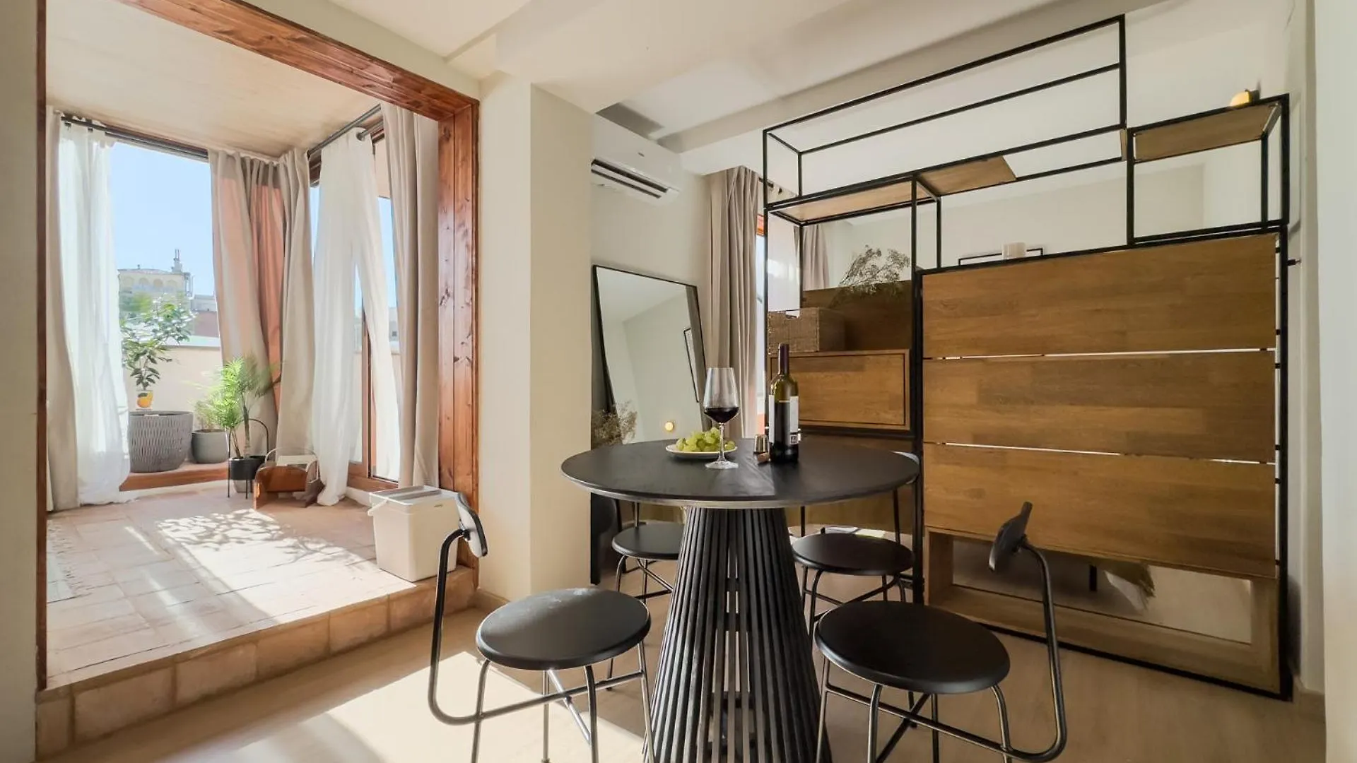 Oasis Suites Near Picasso Museum Barcelona Spain
