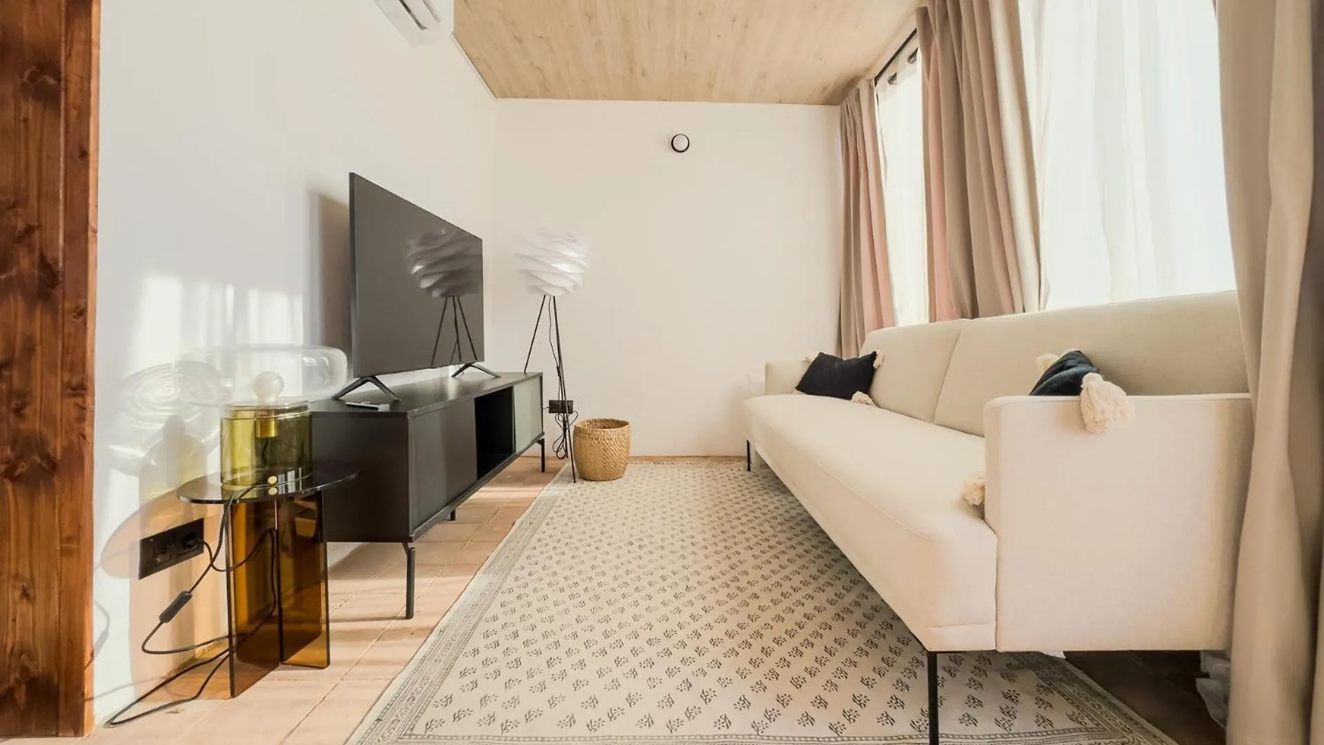 Oasis Suites Near Picasso Museum Barcelona Apartment